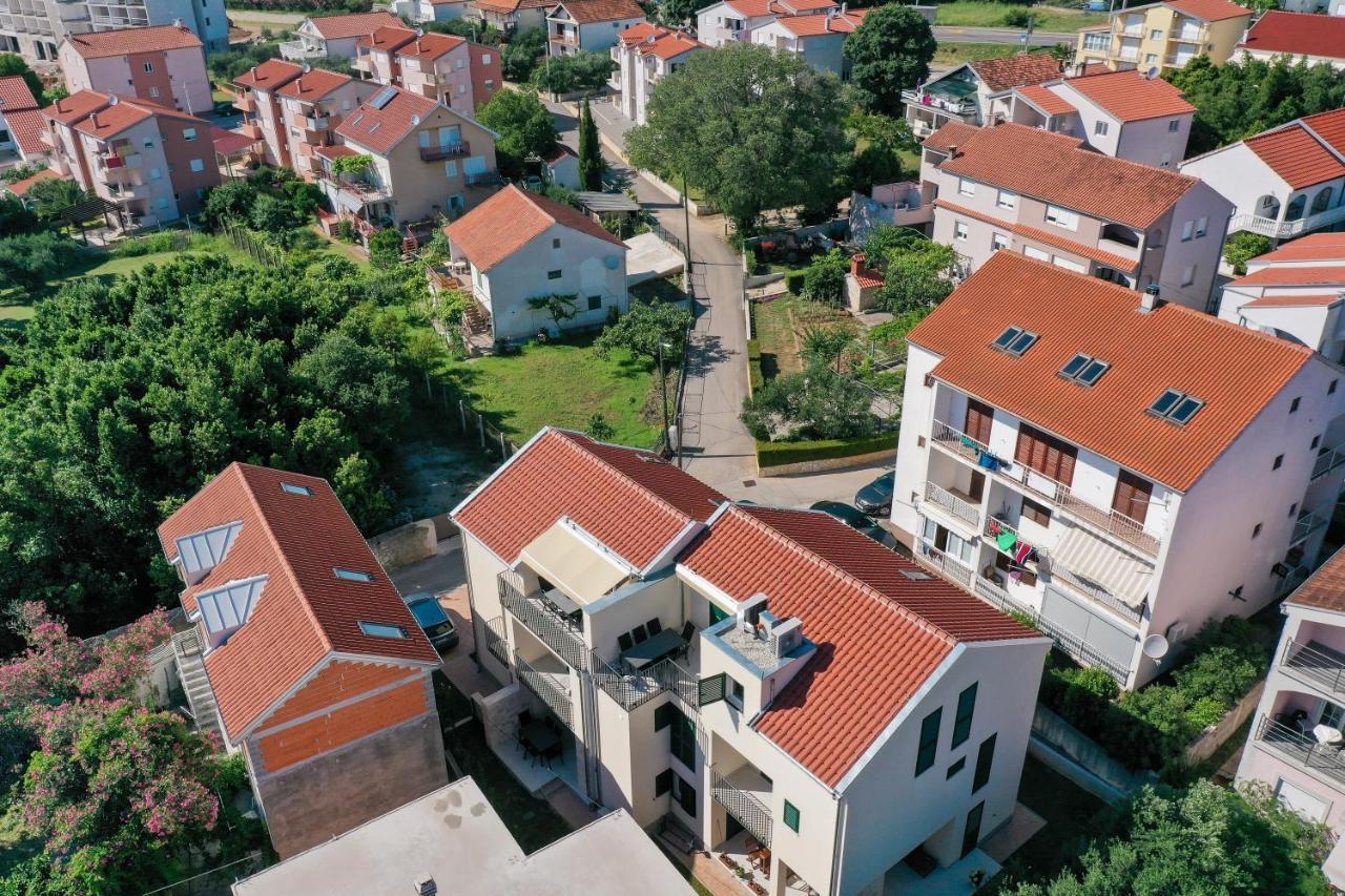 Apartments Mila Sveti Filip i Jakov Exterior foto