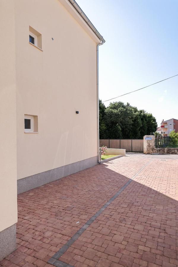 Apartments Mila Sveti Filip i Jakov Exterior foto